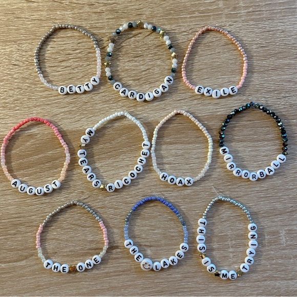 10 Folklore Taylor Swift friendship bracelets - Picture 1 of 1